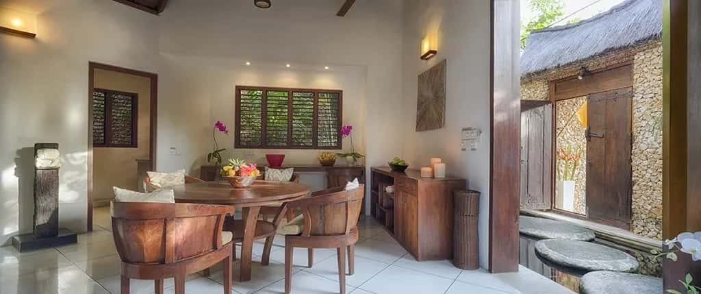 1-bedroom-bali-villa-accommodation-dining-area-v11-2