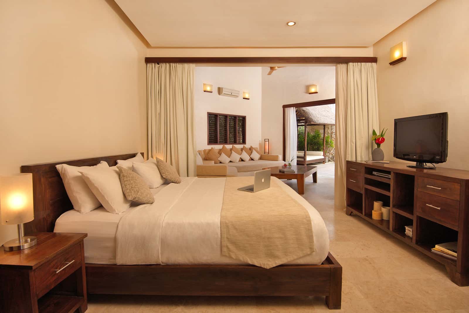 bali-seminyak-villa-kubu-1-bedroom-master-bedroom-b-v12 (1)