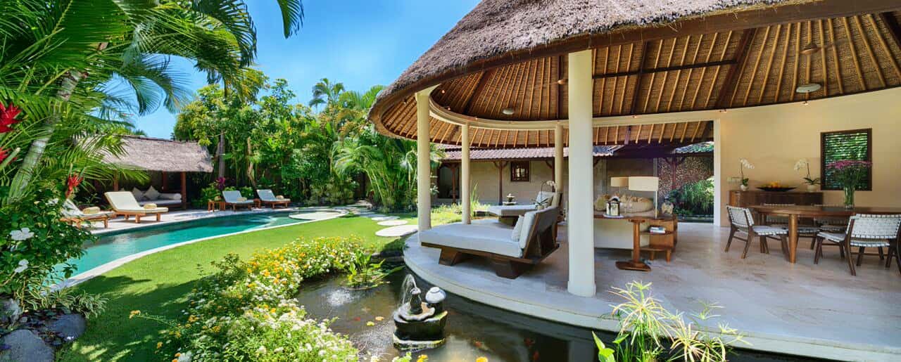 V6 living room pool