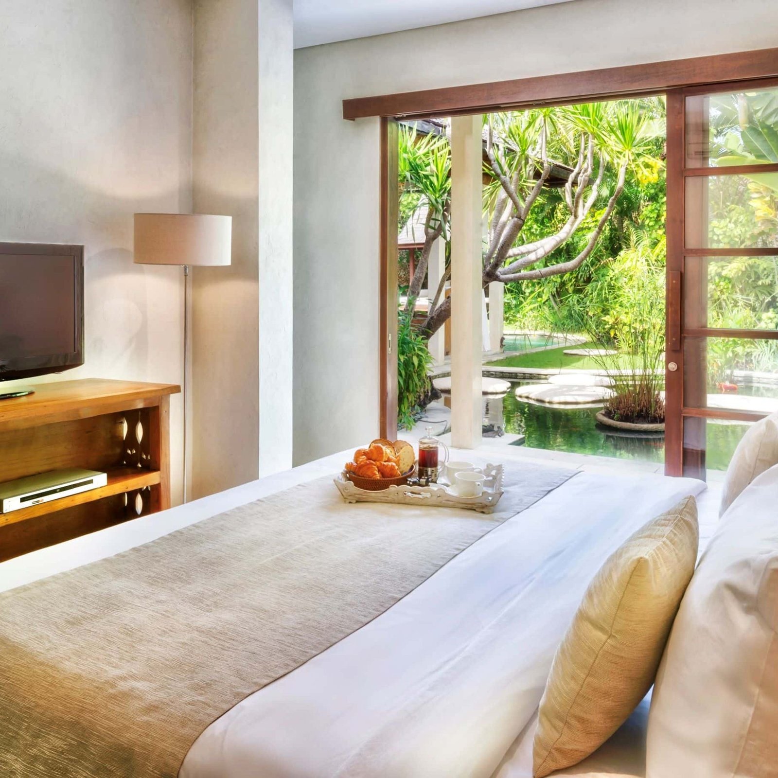 v999-2-bedroom-luxury-villa-second-bedroom-v999-resize